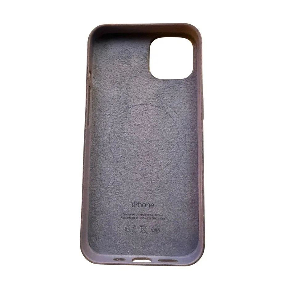 Official Apple iPhone 15 FineWoven Case with MagSafe Clean Interior